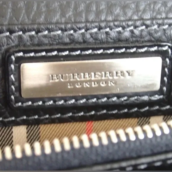 NWT Burberrys Leather Clutch with COA Collectors ItemC - Picture 10 of 11